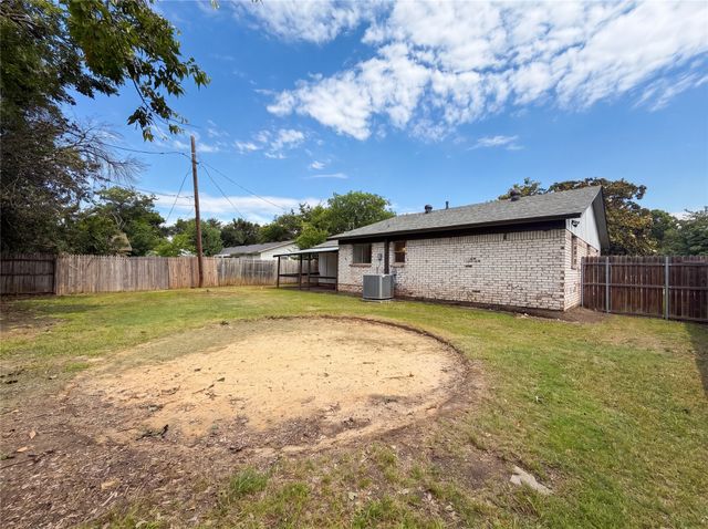 5708 Hanson Drive, Watauga, TX 76148