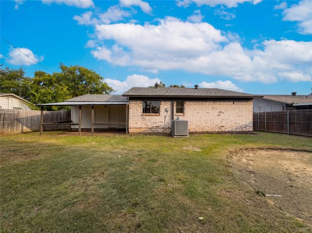 5708 Hanson Drive, Watauga, TX 76148
