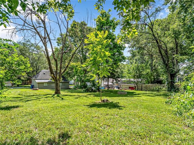 510 N Grover Street, Liberty, MO 64068