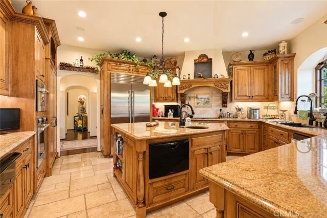 5005 Whitehall, Cambria, CA 93428