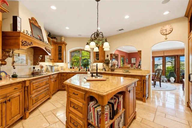 5005 Whitehall, Cambria, CA 93428