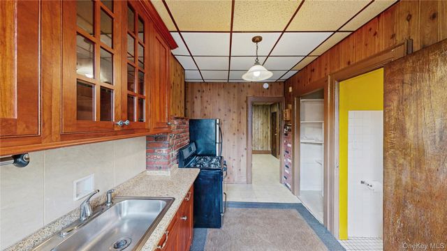 1722 Putnam Avenue, Ridgewood, NY 11385