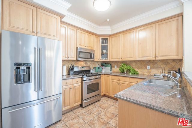 5254 Corteen Place 10, Valley Village, CA 91607