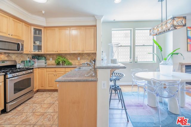 5254 Corteen Place 10, Valley Village, CA 91607