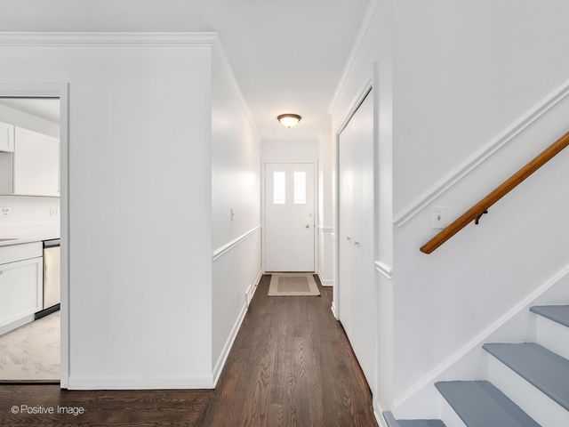 285 E 1st Street, Elmhurst, IL 60126