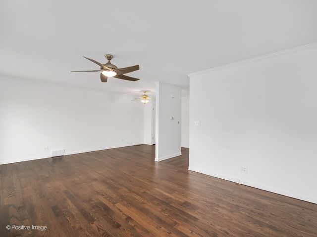 285 E 1st Street, Elmhurst, IL 60126