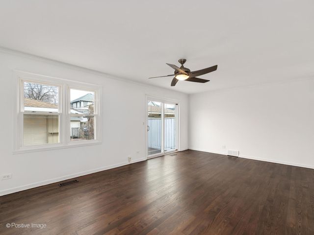 285 E 1st Street, Elmhurst, IL 60126