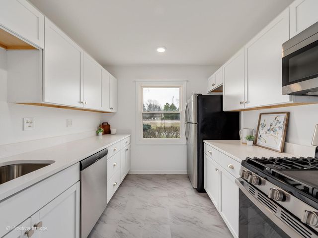 285 E 1st Street, Elmhurst, IL 60126