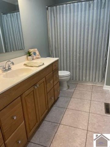 520 Holly Drive, Paducah, KY 42003