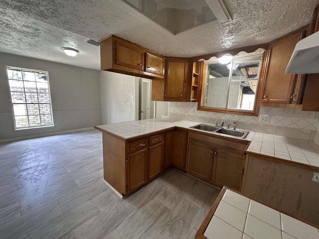 6523 Hanley Lane, Houston, TX 77016