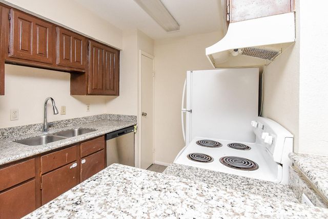 10202 Forum Park Drive 15, Houston, TX 77036