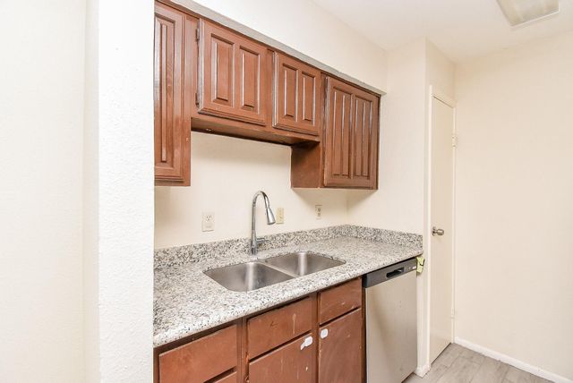 10202 Forum Park Drive 15, Houston, TX 77036