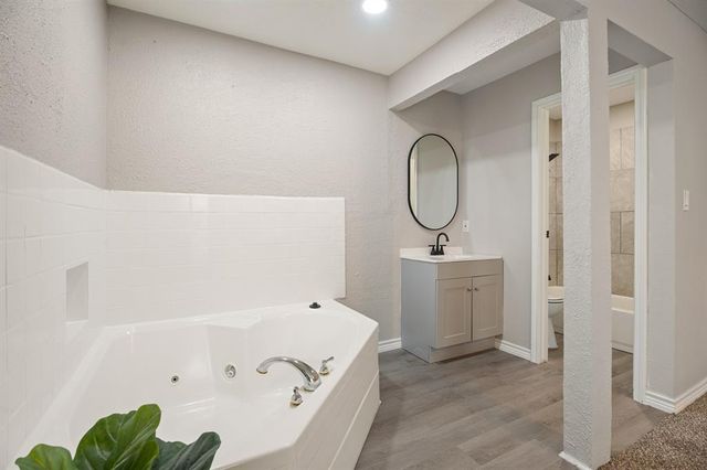 5421 Beaver Creek Drive, La Porte, TX 77571