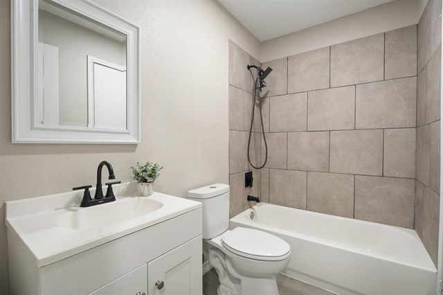 5421 Beaver Creek Drive, La Porte, TX 77571
