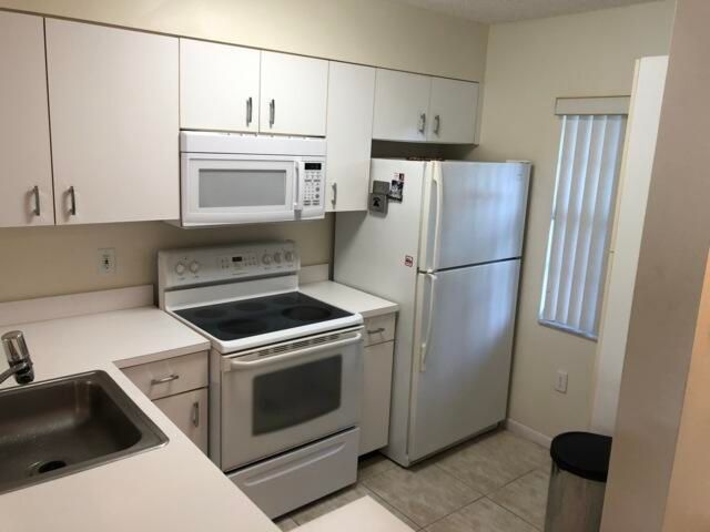 2236 N CYPRESS BEND Drive 106, Pompano Beach, FL 33069