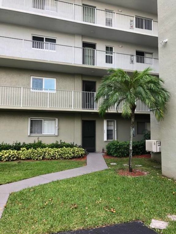 2236 N CYPRESS BEND Drive 106, Pompano Beach, FL 33069