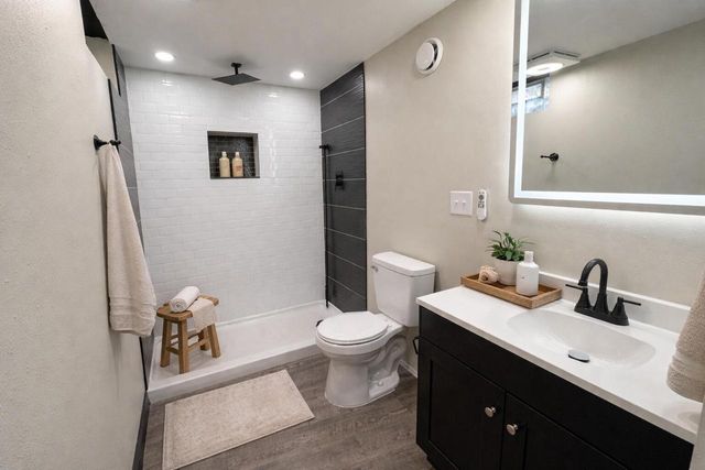 8057 W Herbert AVENUE, Milwaukee, WI 53218
