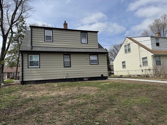 8057 W Herbert AVENUE, Milwaukee, WI 53218