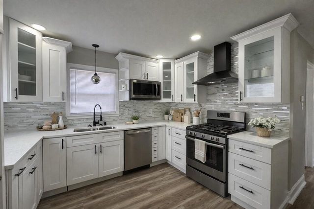 8057 W Herbert AVENUE, Milwaukee, WI 53218
