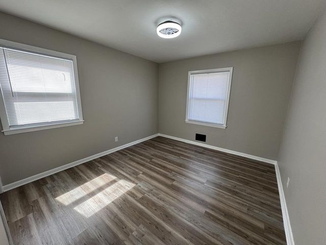 8057 W Herbert AVENUE, Milwaukee, WI 53218