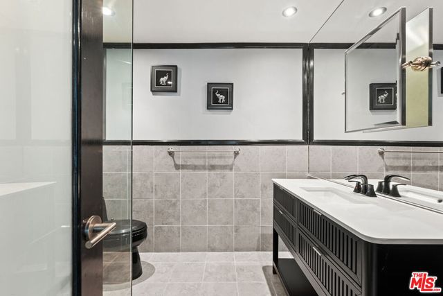 1121 N Olive Drive 209, West Hollywood, CA 90069