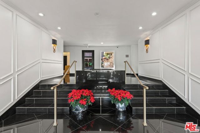 1121 N Olive Drive 209, West Hollywood, CA 90069