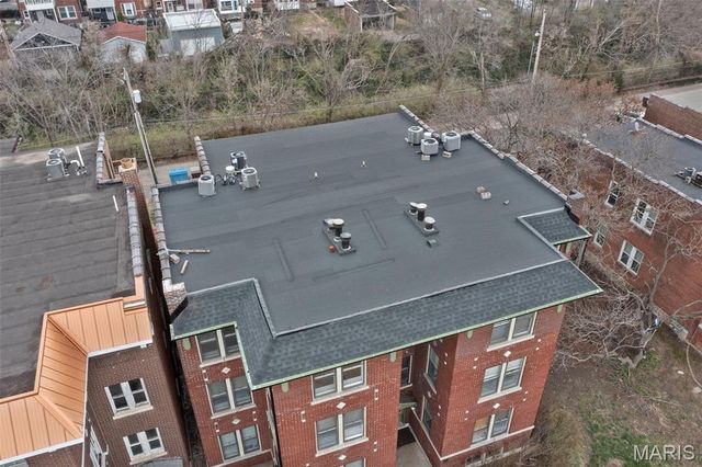 5845 Nina Place 2W, St Louis, MO 63112