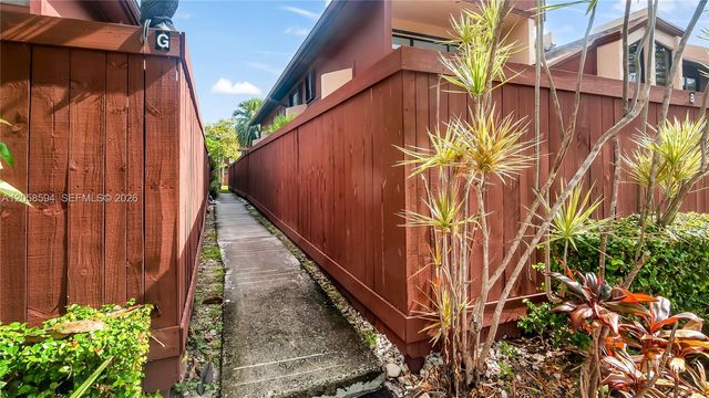 7123 SW 115th Place A25, Miami, FL 33173
