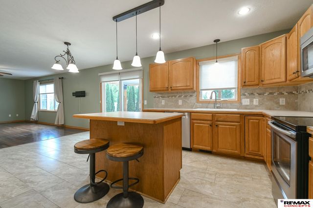 7414 S 48th Street, Lincoln, NE 68516