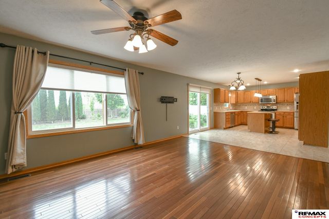 7414 S 48th Street, Lincoln, NE 68516