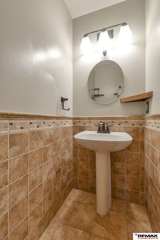 7414 S 48th Street, Lincoln, NE 68516