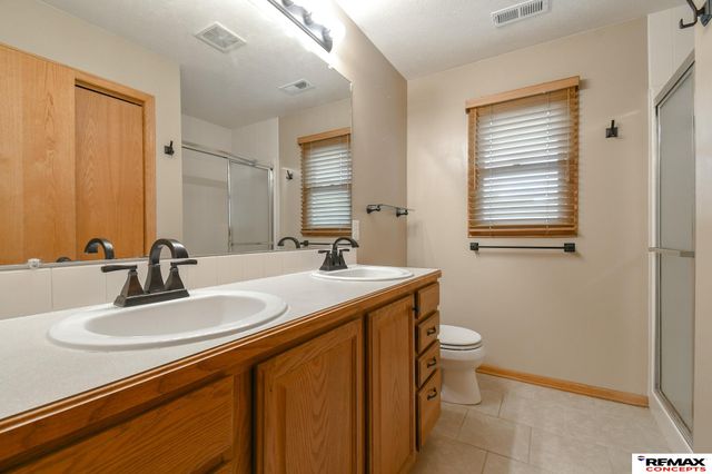 7414 S 48th Street, Lincoln, NE 68516
