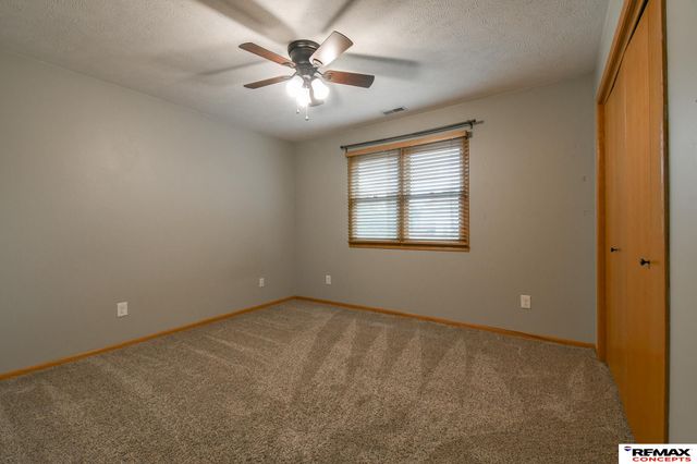 7414 S 48th Street, Lincoln, NE 68516
