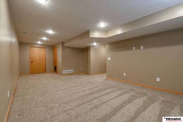 7414 S 48th Street, Lincoln, NE 68516