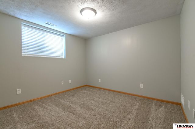 7414 S 48th Street, Lincoln, NE 68516