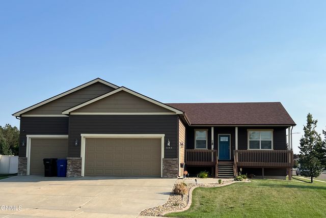 1189 Wahl Street, Dickinson, ND 58601 property photo