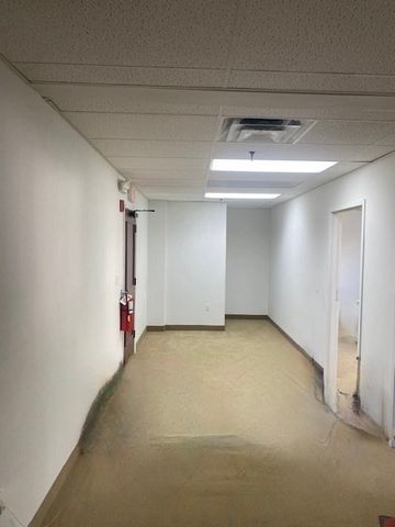 4 Mechanic 204-206, Natick, MA 01760