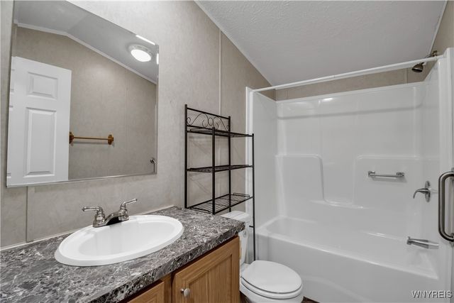 2 Pebbleridge Drive, Ridgeway, NY 14103