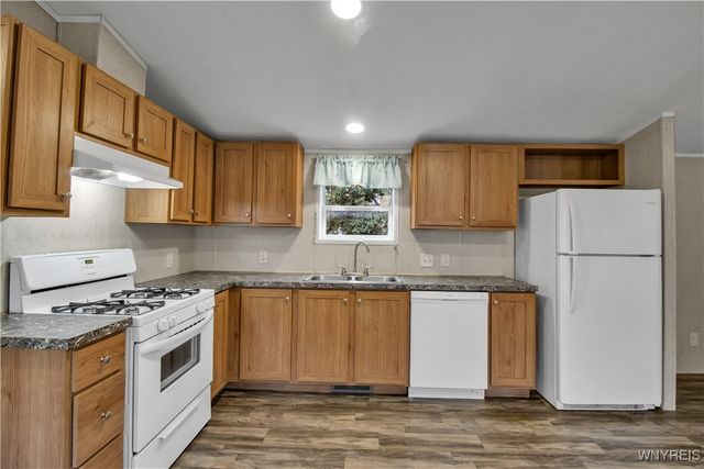 2 Pebbleridge Drive, Ridgeway, NY 14103