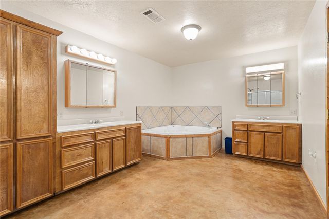 20476 Sullivan Road, New Caney, TX 77357