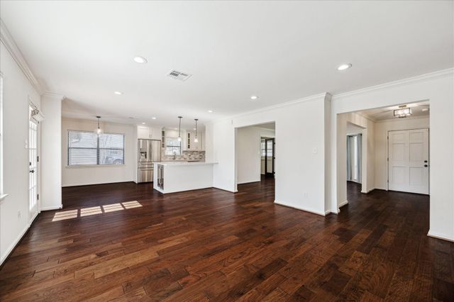 10219 Barwood Drive, Houston, TX 77043