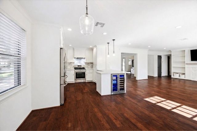 10219 Barwood Drive, Houston, TX 77043