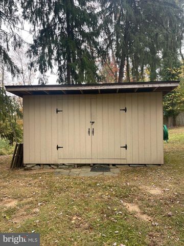 54 WAR TROPHY LN, Media, PA 19063