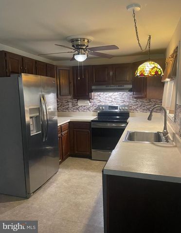 54 WAR TROPHY LN, Media, PA 19063