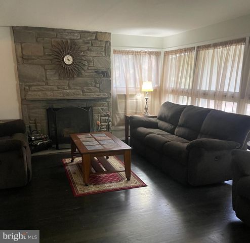 54 WAR TROPHY LN, Media, PA 19063