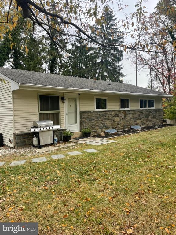 54 WAR TROPHY LN, Media, PA 19063