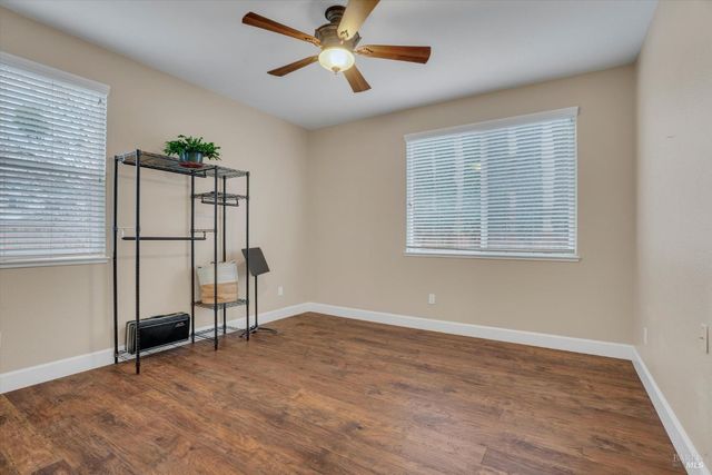 1007 Canterbury Ct, Vacaville, CA 95687