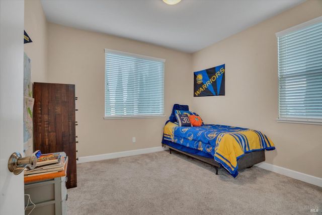 1007 Canterbury Ct, Vacaville, CA 95687