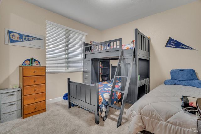 1007 Canterbury Ct, Vacaville, CA 95687