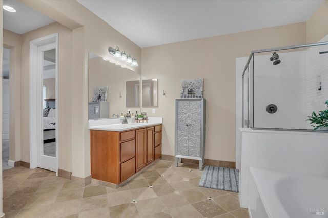 1007 Canterbury Ct, Vacaville, CA 95687